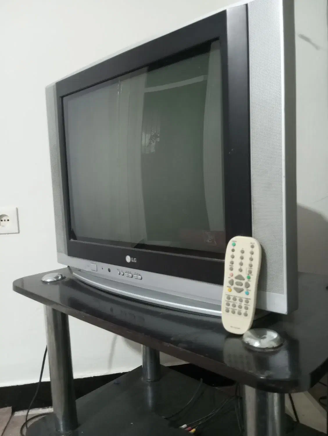 تلویزیون ۲۱ ال جی اصلی|تلویزیون و پروژکتور|خرم‌آباد, |دیوار