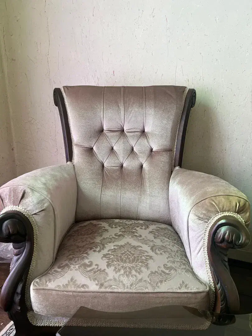 مبلمان ۷ نفره یا دو صندلی میزبان|مبلمان خانگی و میز عسلی|تهران, شیخ هادی|دیوار