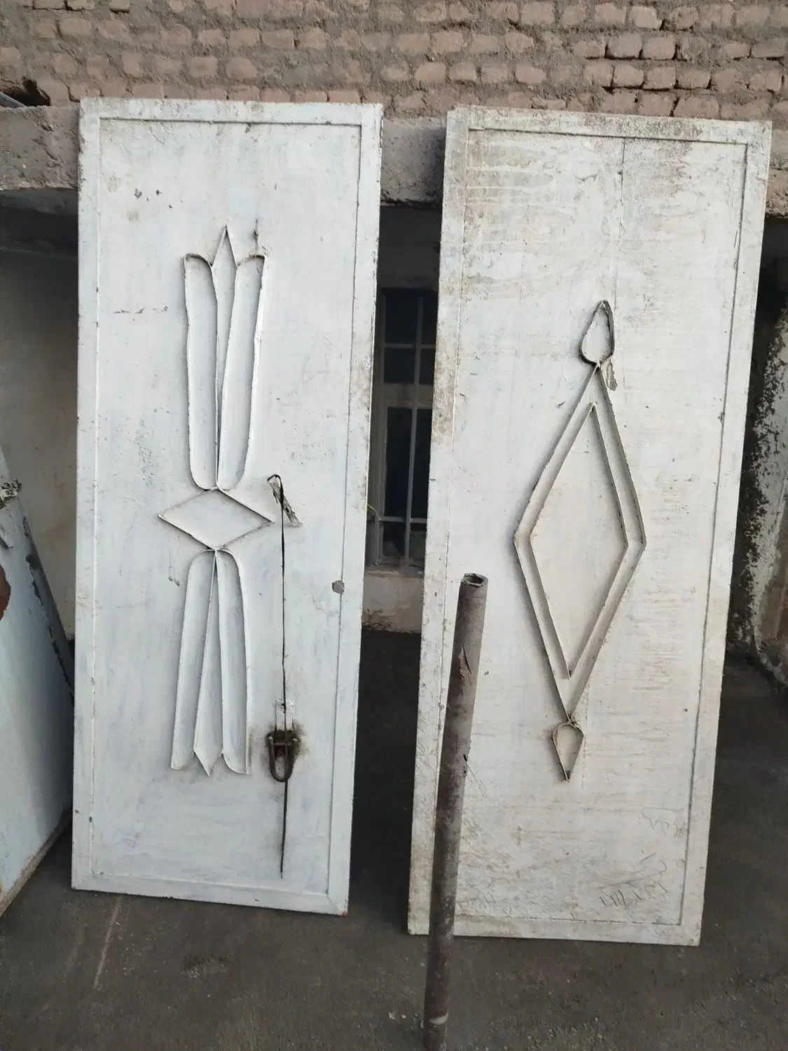 درب حیاط بدون پوسیدگی سالم|مصالح و تجهیزات ساختمان|میاندوآب, |دیوار