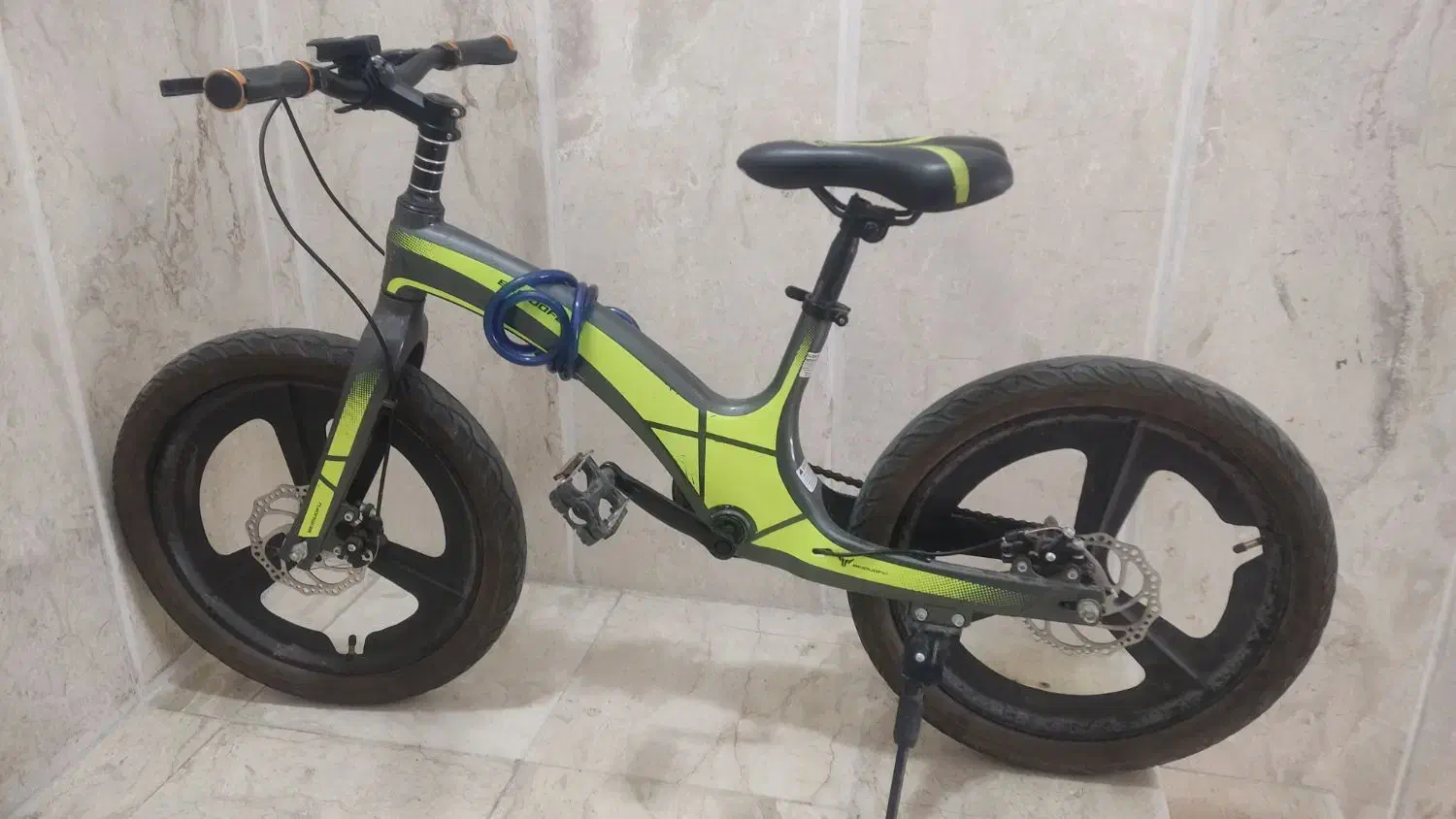 دوچرخه|دوچرخه، اسکیت، اسکوتر|رشت, نیروی دریایی|دیوار