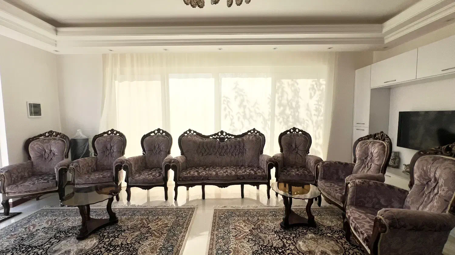 مبل سلطنتی۹نفره همراه با سرویس نهار خوری۸نفره تمیز|مبلمان خانگی و میز عسلی|نیاسر, |دیوار