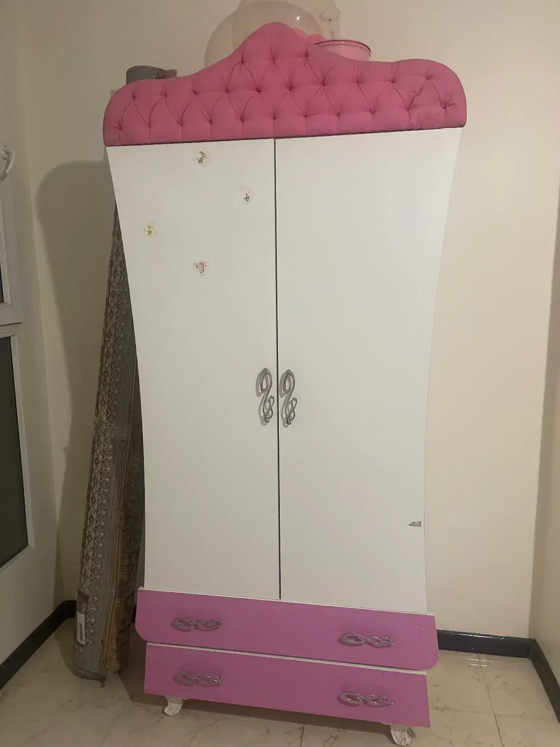 تخت نوجوان با تشک و کمد و ویترین و دو عدد کنار تخت|تخت و سرویس خواب|کرج, گلشهر|دیوار