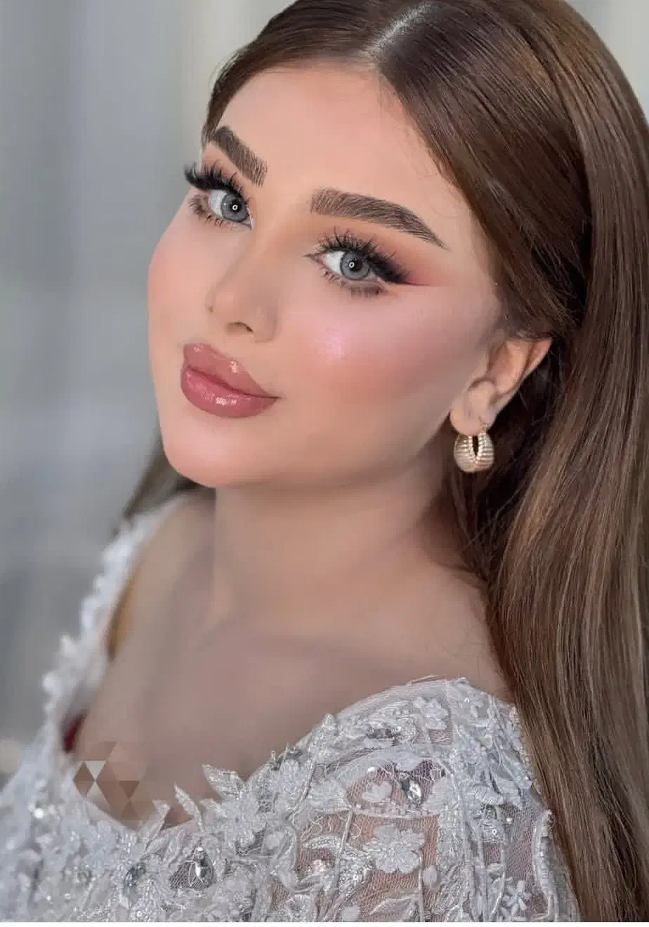 میکاپ تخصصی و حرفه ای با اف ویژه 490 تا vip|خدمات آرایشگری و زیبایی|بروجرد, |دیوار