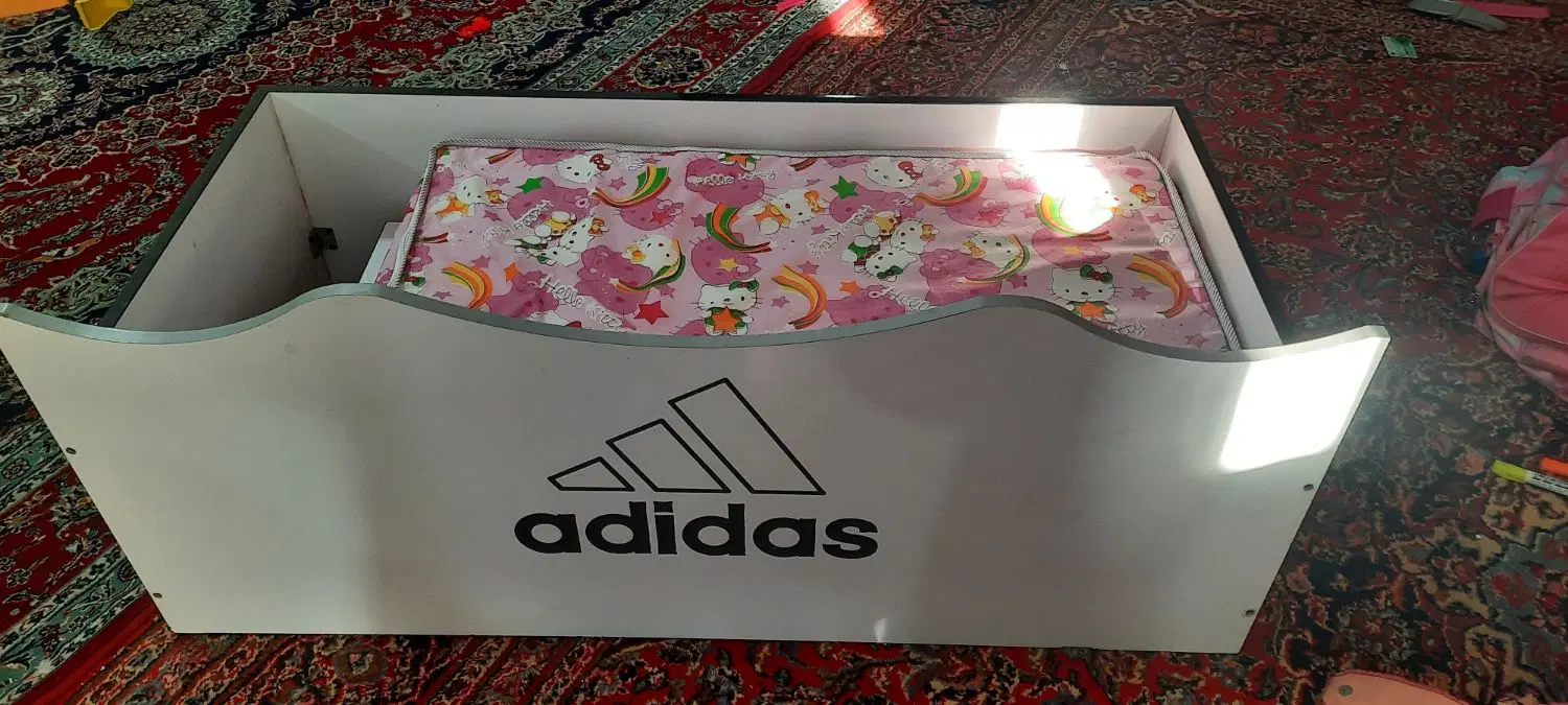 تخت بچه مارک adidas درحد رنگ سفید|تخت و صندلی بچه|تهران, شهرآرا|دیوار