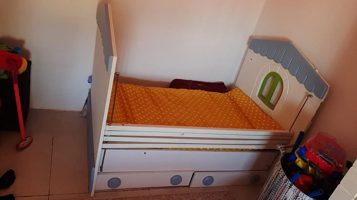 تخت کودک برند تی تی|تخت و صندلی بچه|رویان, |دیوار