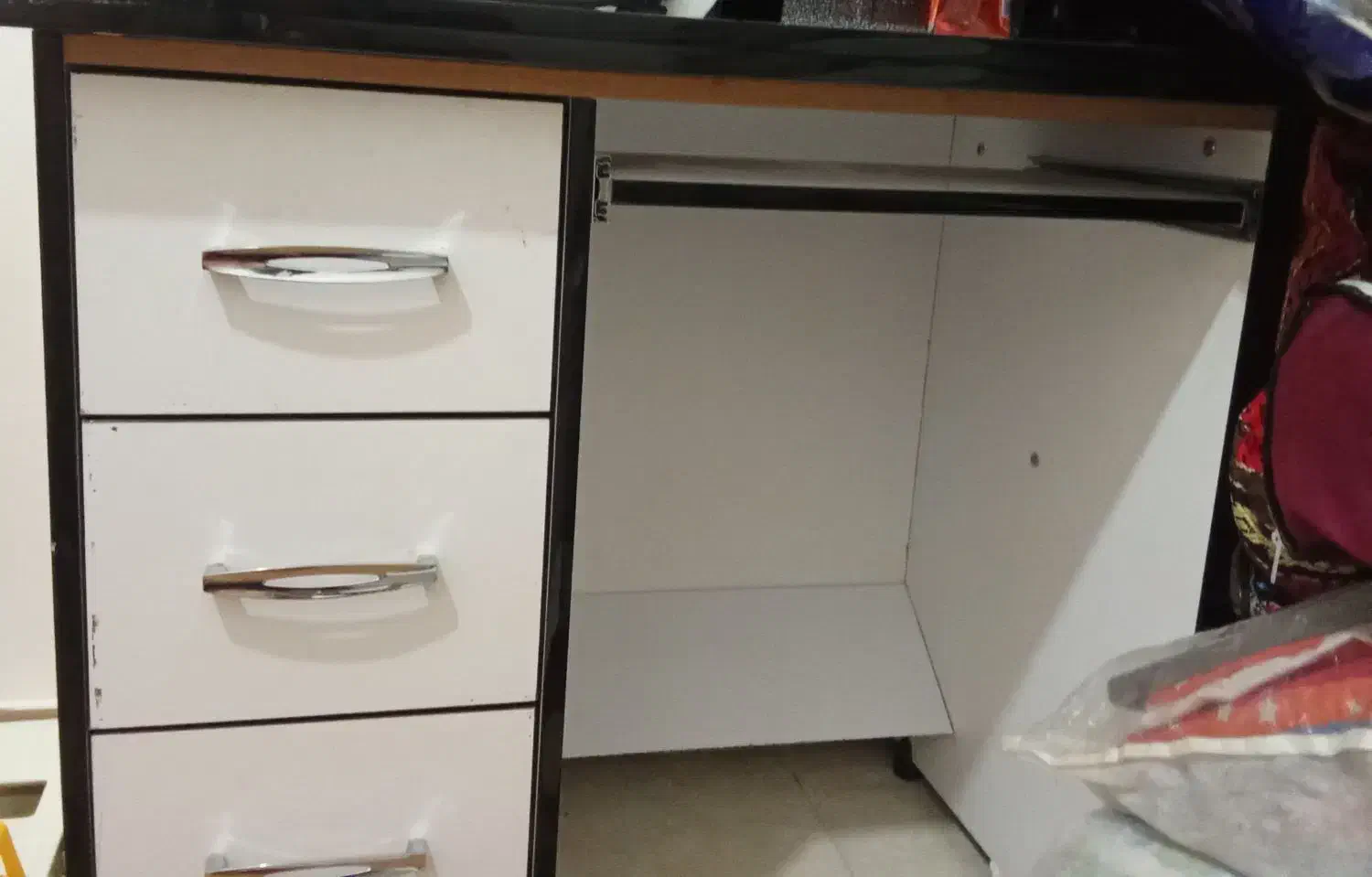 فروش یک عدد میز کامپیوتر|میز تحریر و کامپیوتر|نورآباد, |دیوار