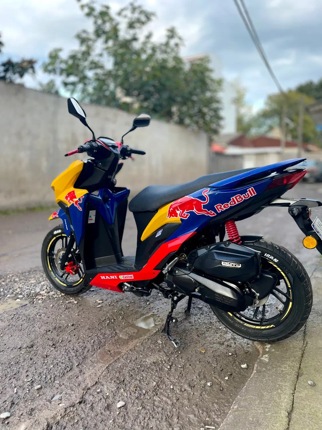 طرح کیلیک ردبول درحد صفر|موتورسیکلت|رشت, پستک|دیوار