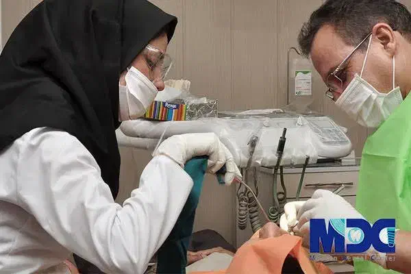 دستیار دندانپزشک (خانم با سابقه) فوری|استخدام درمانی، زیبایی، بهداشتی|قم, سراجه (۱۵ خرداد)|دیوار