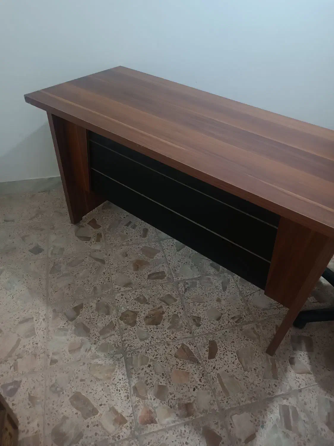 میز تحریر بزرگ بدون آسیب|میز تحریر و کامپیوتر|شاهرود, |دیوار