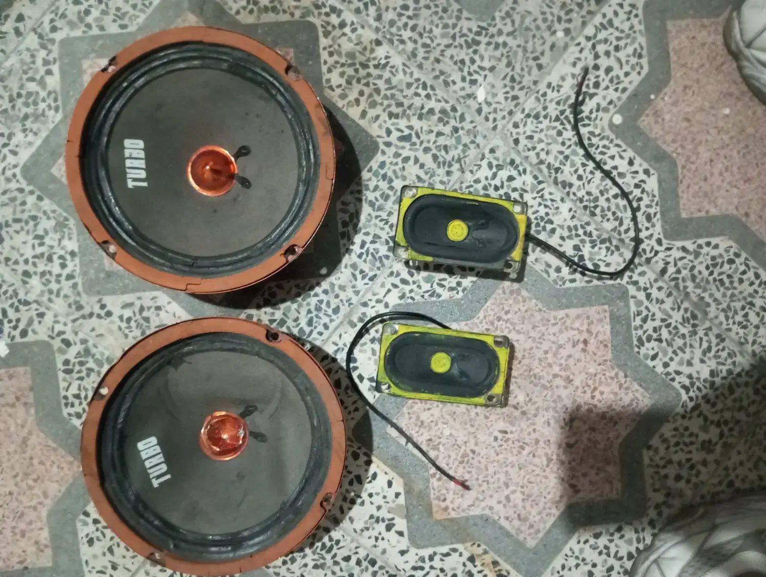 میدرنجو توییتر|صوتی و تصویری|رشت, گلسار|دیوار