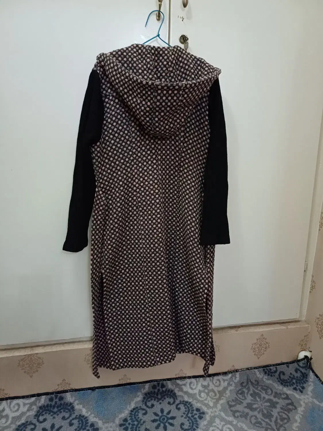 پالتو|لباس|شهریار, دهشاد بالا|دیوار