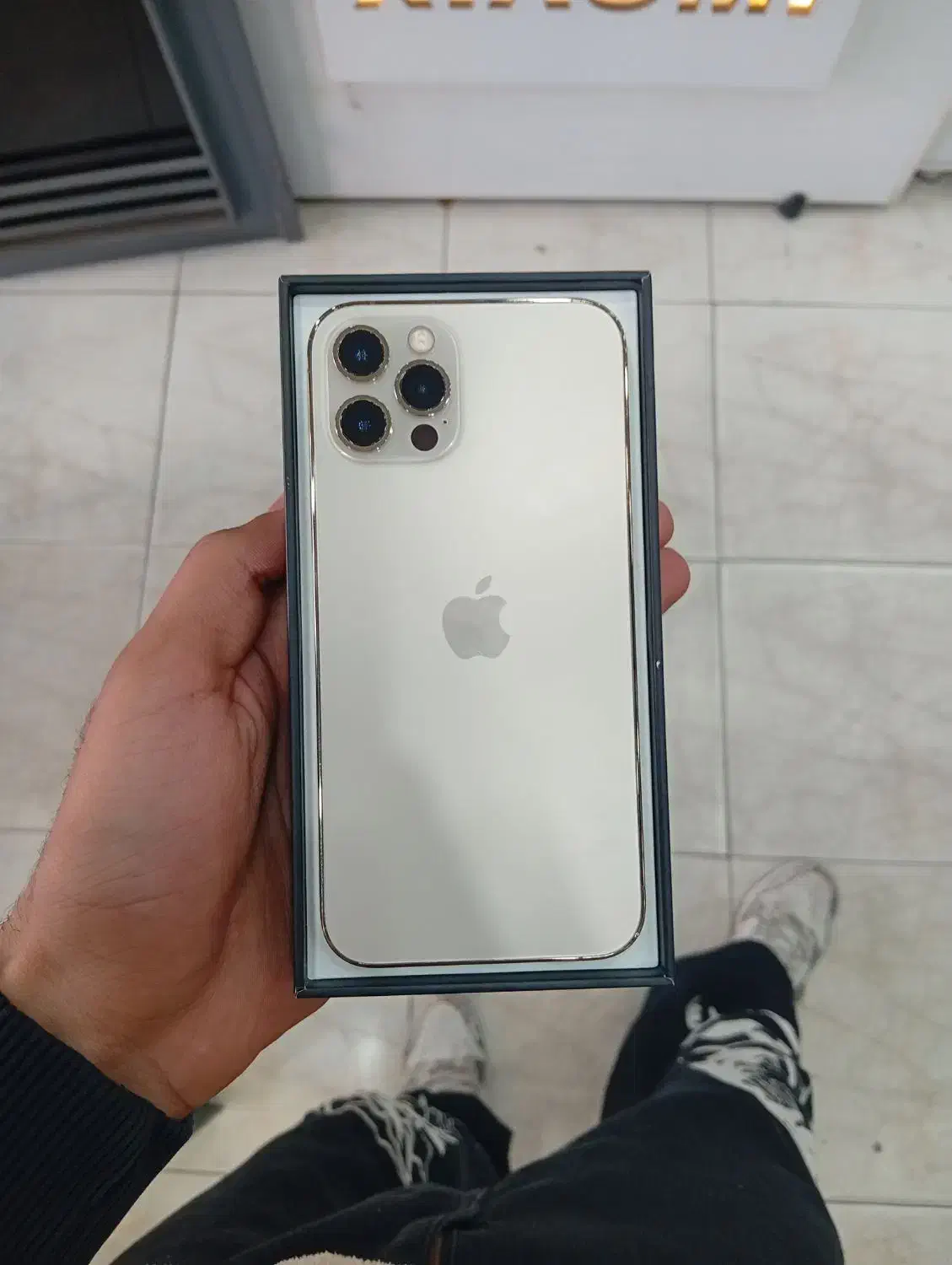 12 پرو|موبایل|شیراز, گود عربان|دیوار