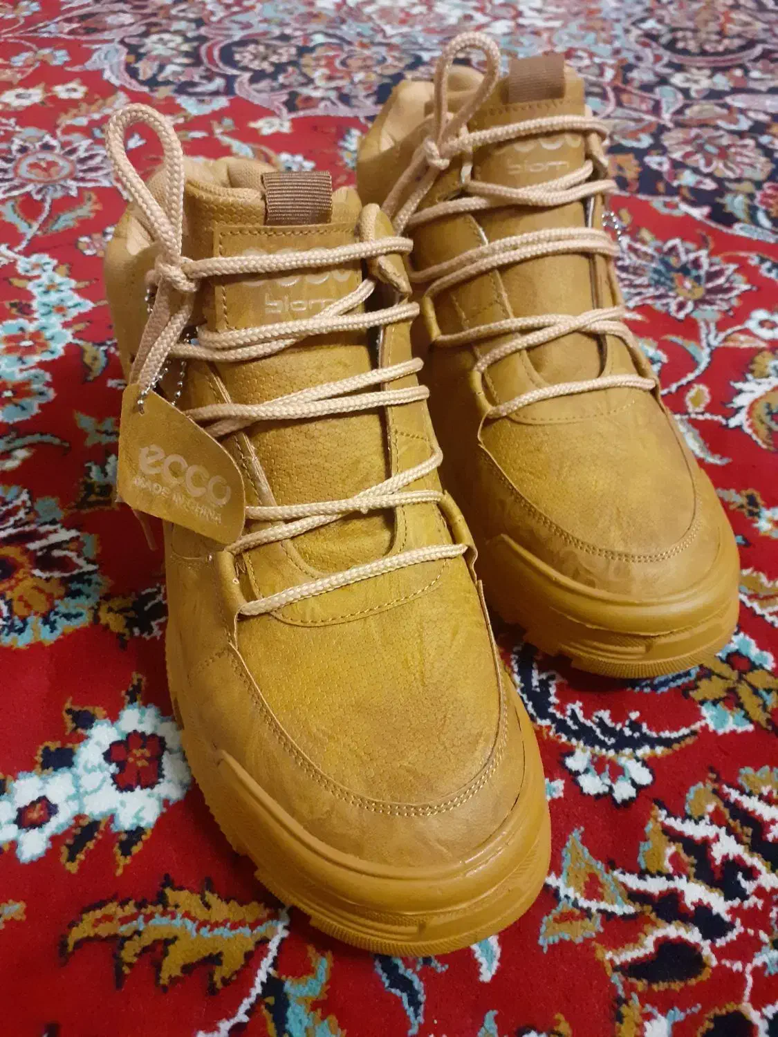 کتونیecco|کیف، کفش، کمربند|ری, منصوریه منگل|دیوار