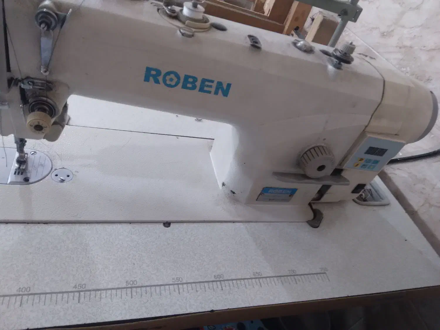 یک عدد چرخ قیچی دار سالم و تعدادی نیمک محکم|لوازم خیاطی و بافتنی|تهران, شهرک ولیعصر شمالی|دیوار