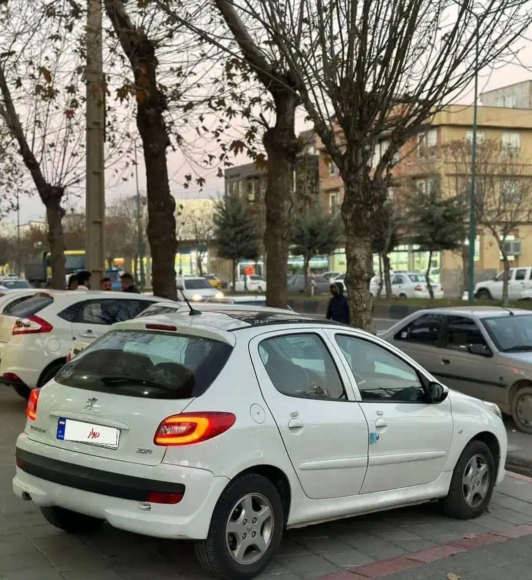 207 پاناراما|خودرو سواری و وانت|پرند, فاز ۶|دیوار