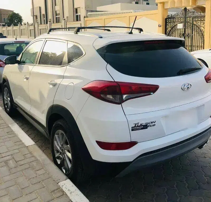 توسان 2017 سفید|خودرو سواری و وانت|شیراز, قدوسی غربی|دیوار