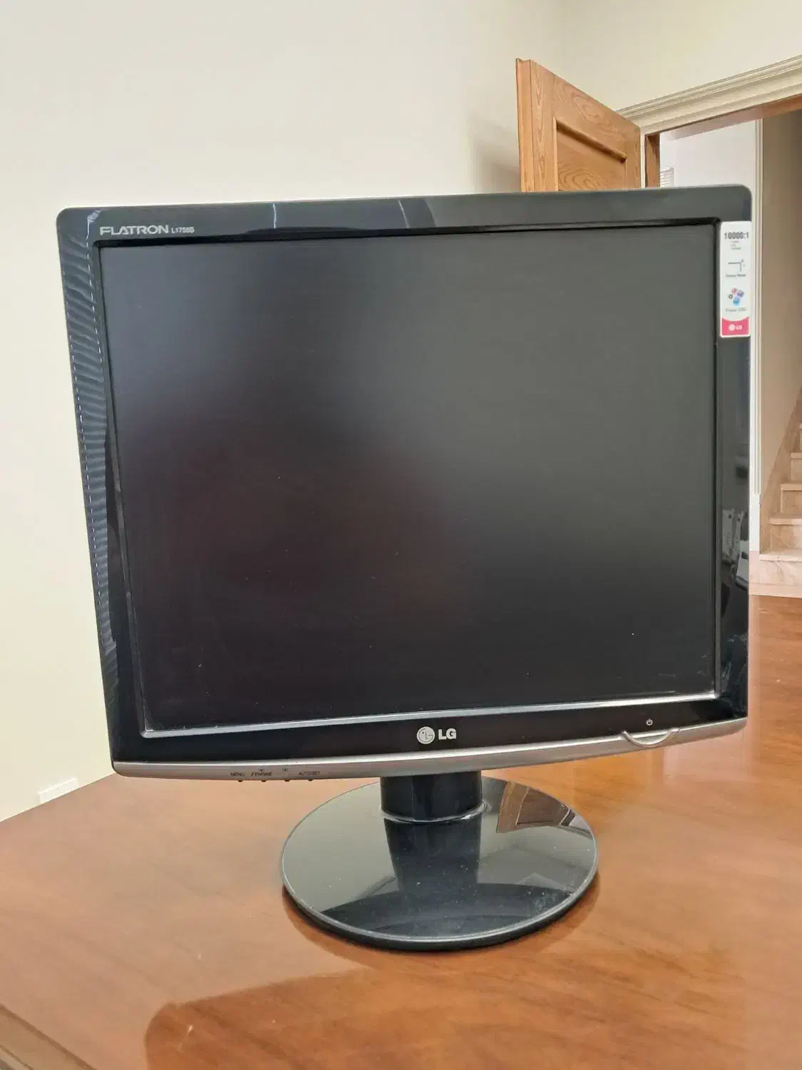 مانیتور lcd الجی ۱۷ اینچ در حد نو|رایانه رومیزی|یزد, |دیوار