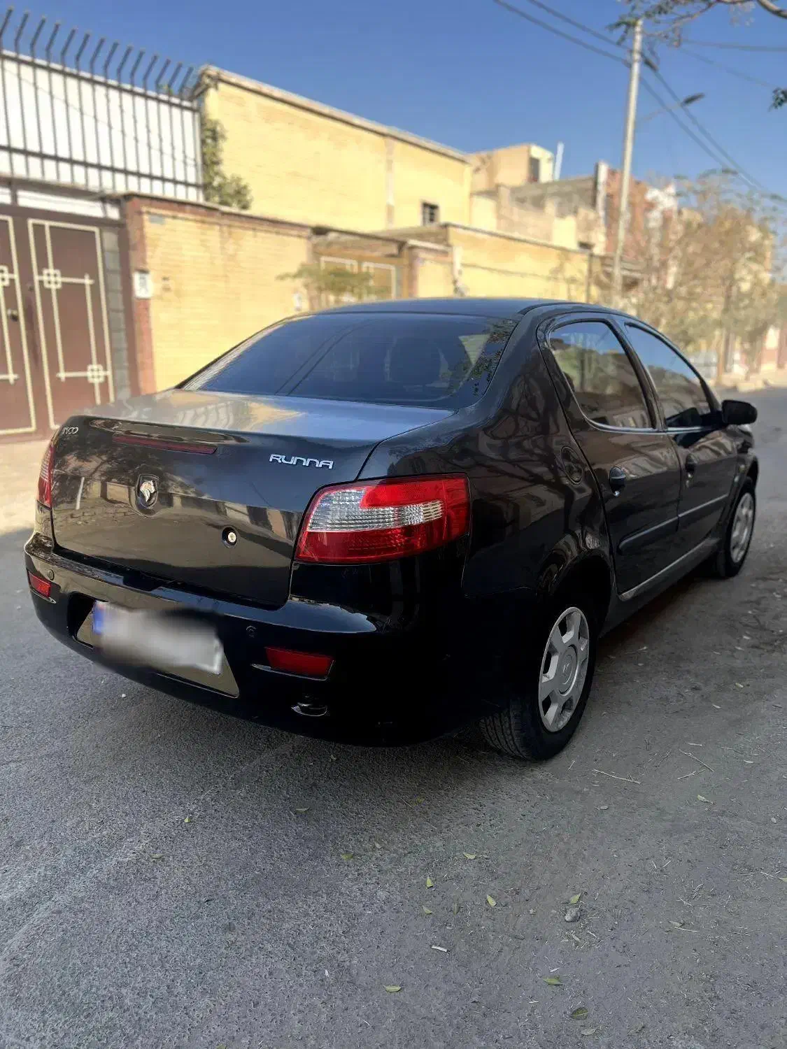 رانا مشکی مدل ۹۲|خودرو سواری و وانت|کاشان, شهرک امیرالمومنین|دیوار