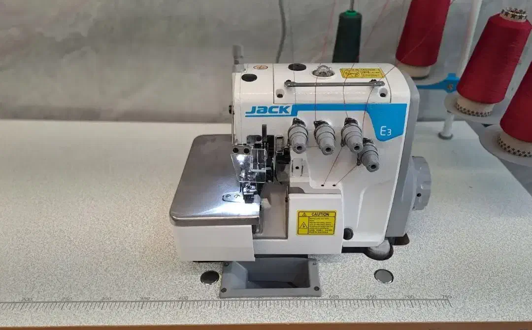 زیگزال 4نخ ای 3|چرخ خیاطی و ریسندگی|لشت نشا, |دیوار