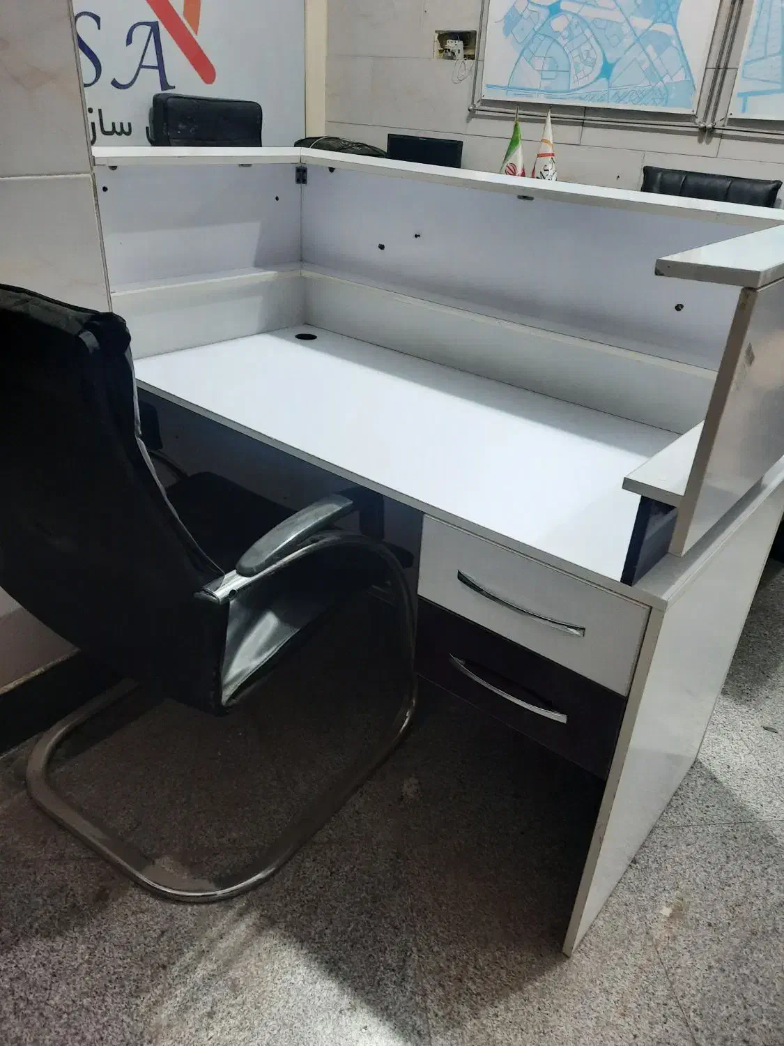 میز پیشخوان اداری|میز تحریر و کامپیوتر|اندیشه, اندیشه فاز ۴|دیوار