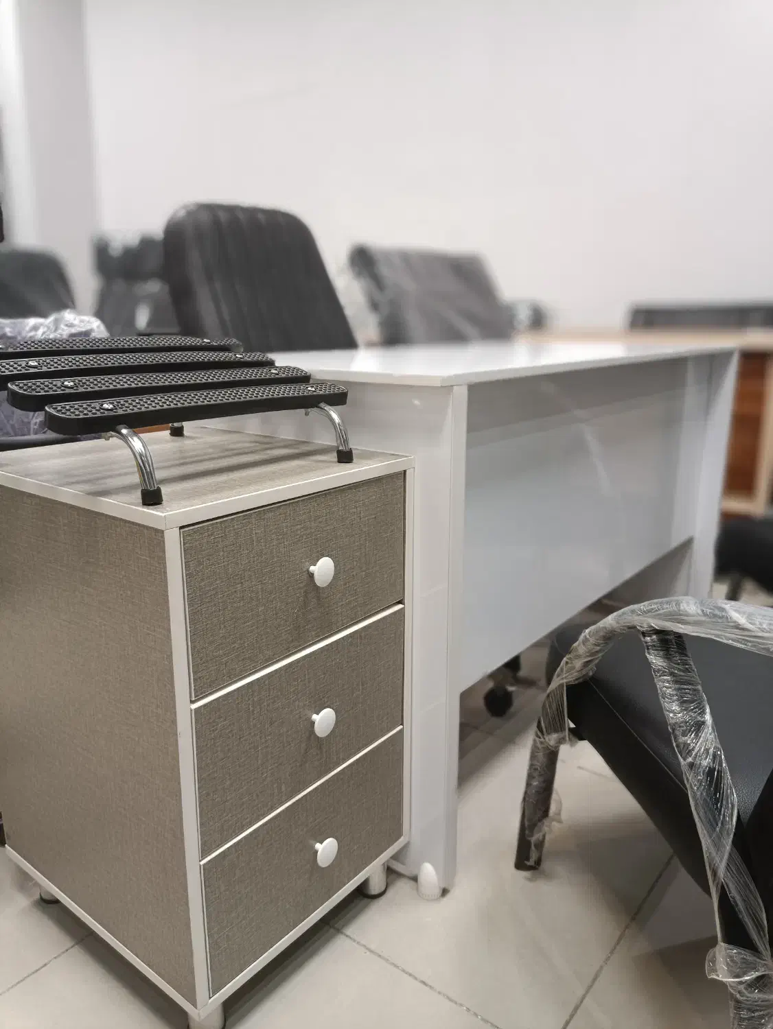 میز و صندلی اداری|دفتر کار|کیش, |دیوار