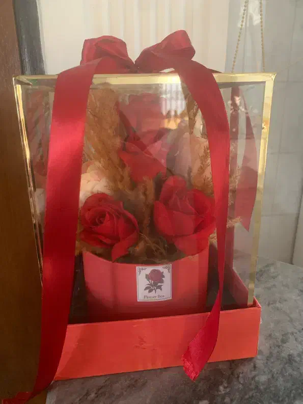 گل سرخ|گل مصنوعی|اردبیل, |دیوار