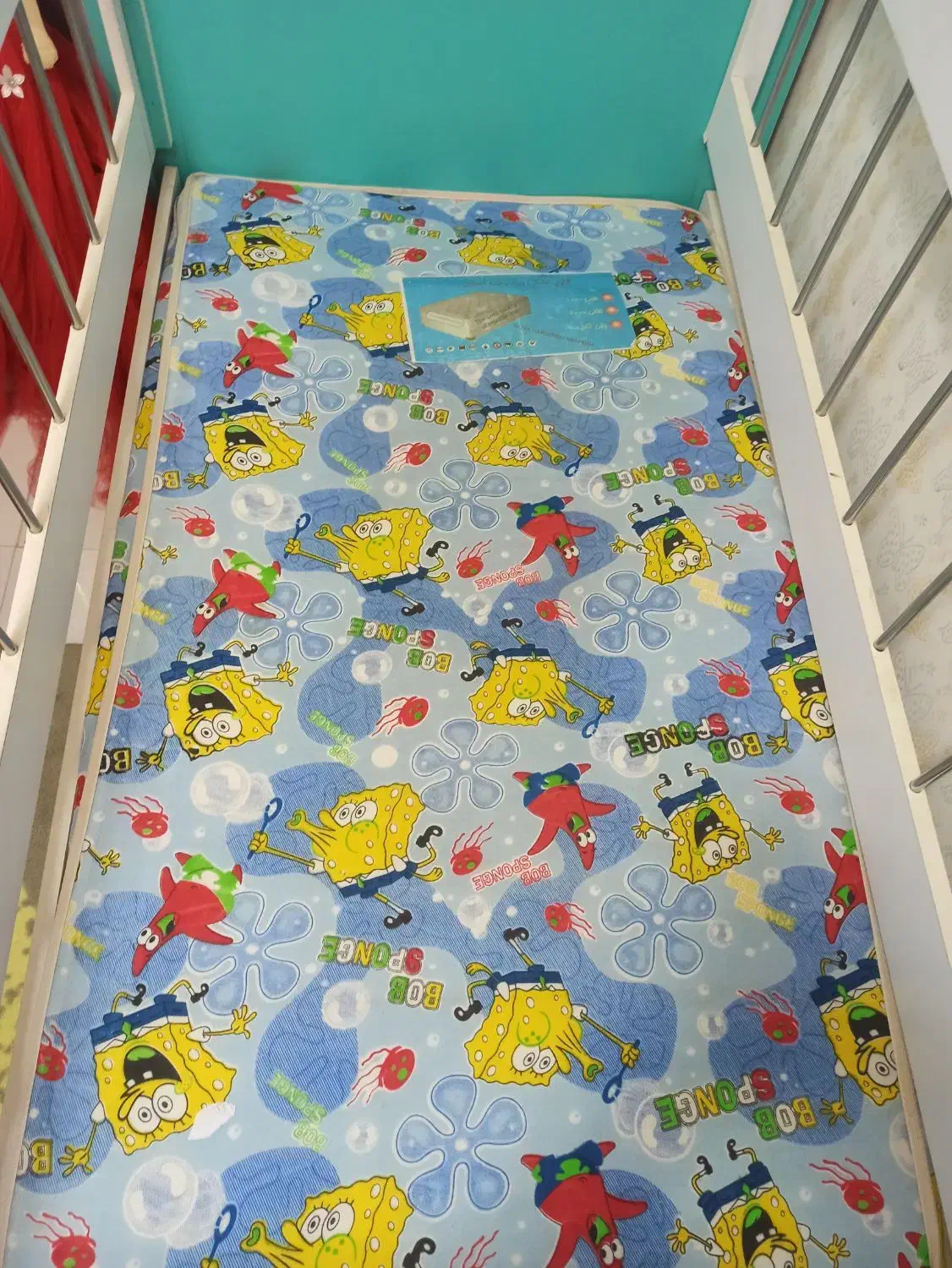 تخت کودک همراه با تشک|تخت و سرویس خواب|رشت, باهنر|دیوار