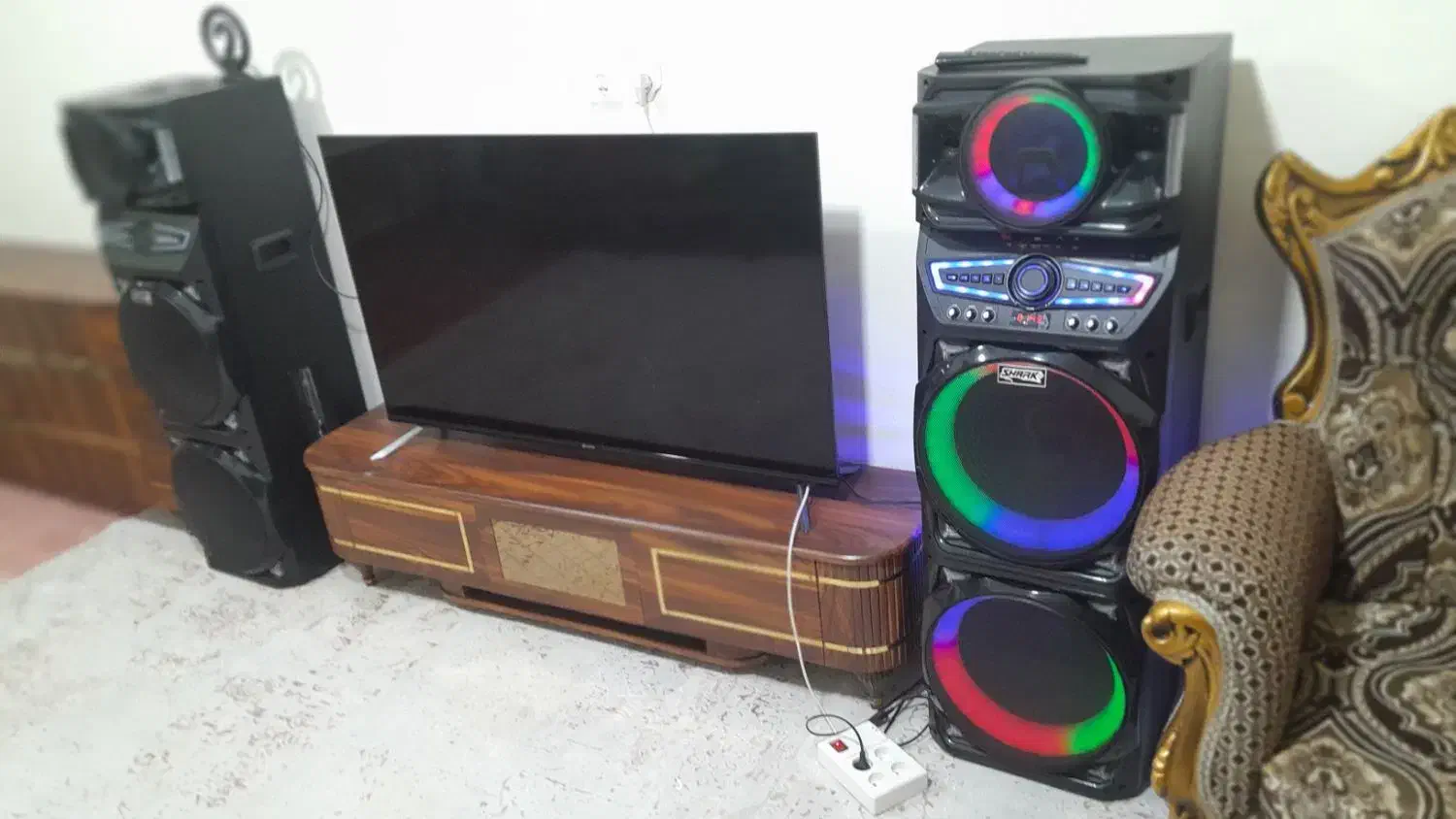 فروش فوری به دلیل نیاز مالی|تلویزیون و پروژکتور|خرم‌آباد, |دیوار