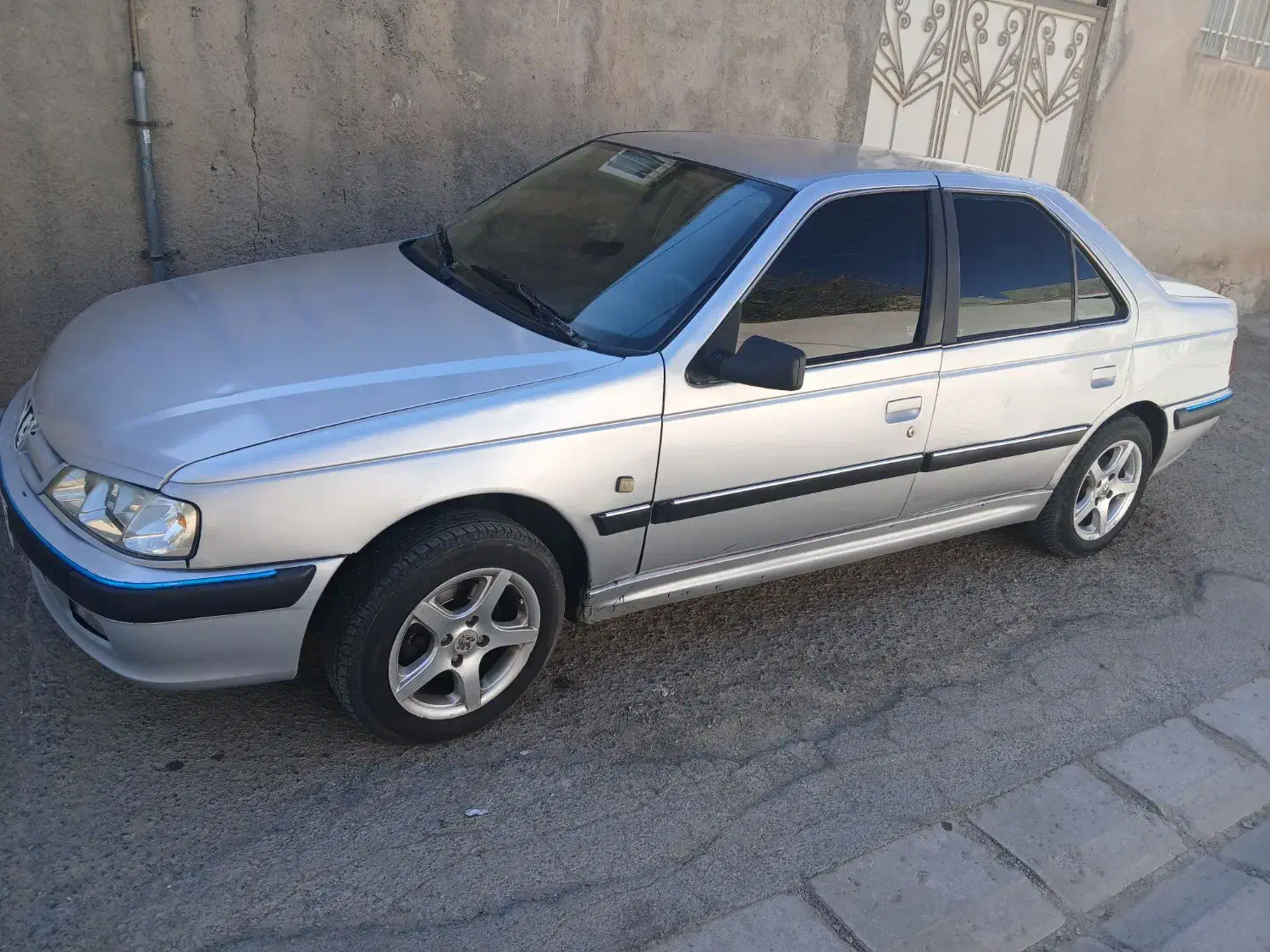 پژو پارس مدل ۸۲|خودرو سواری و وانت|تویسرکان, |دیوار