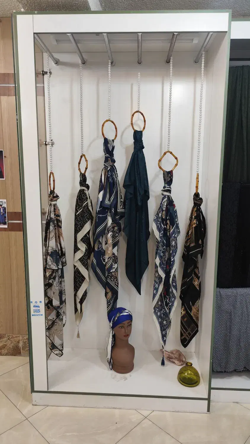 ویترین شال وروسری|بوفه، ویترین، کنسول|خمینی‌شهر, |دیوار