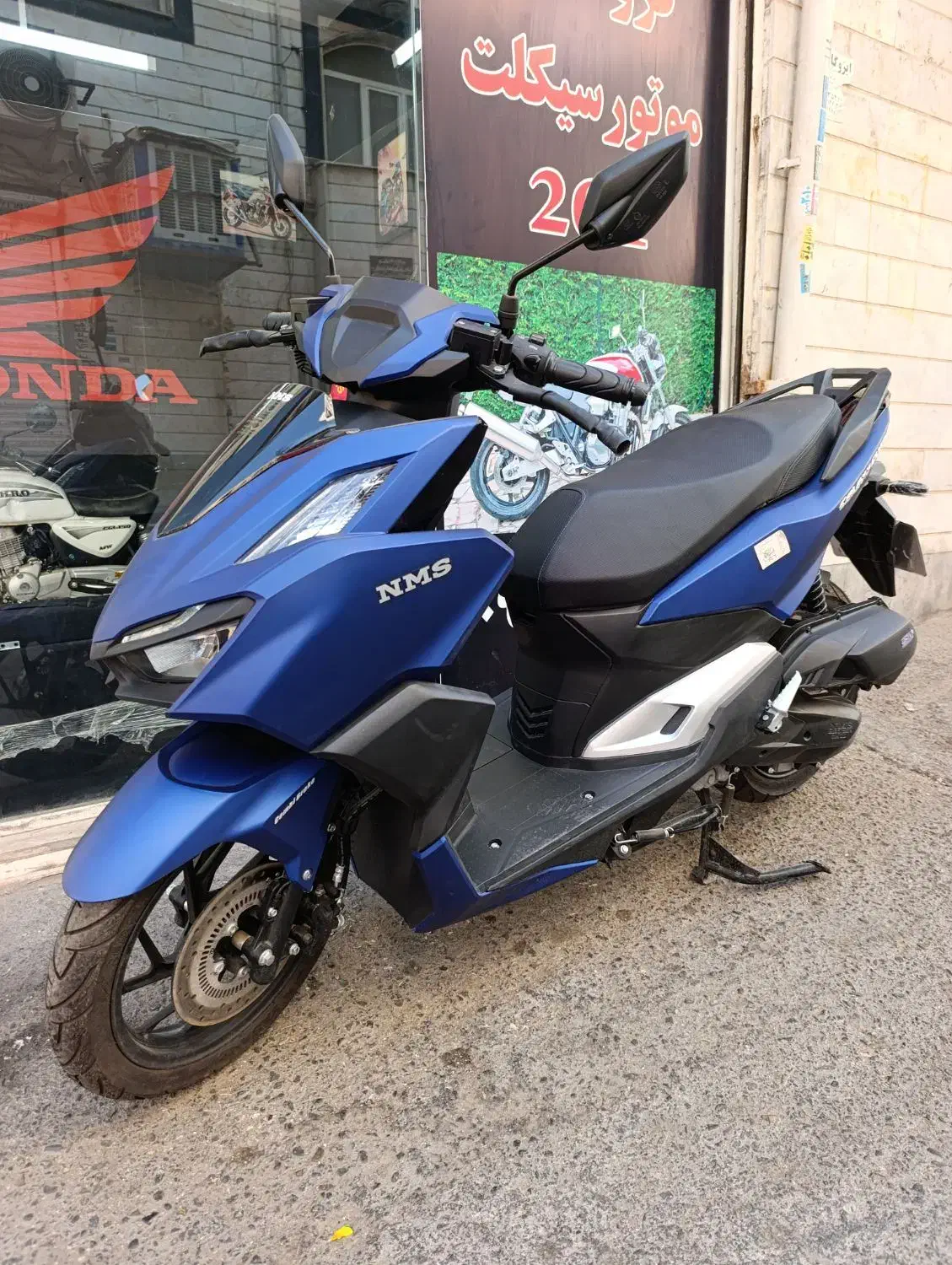 طرح کیلیک ۱۶۰ نیروموتور صفر|موتورسیکلت|ری, شهادت|دیوار