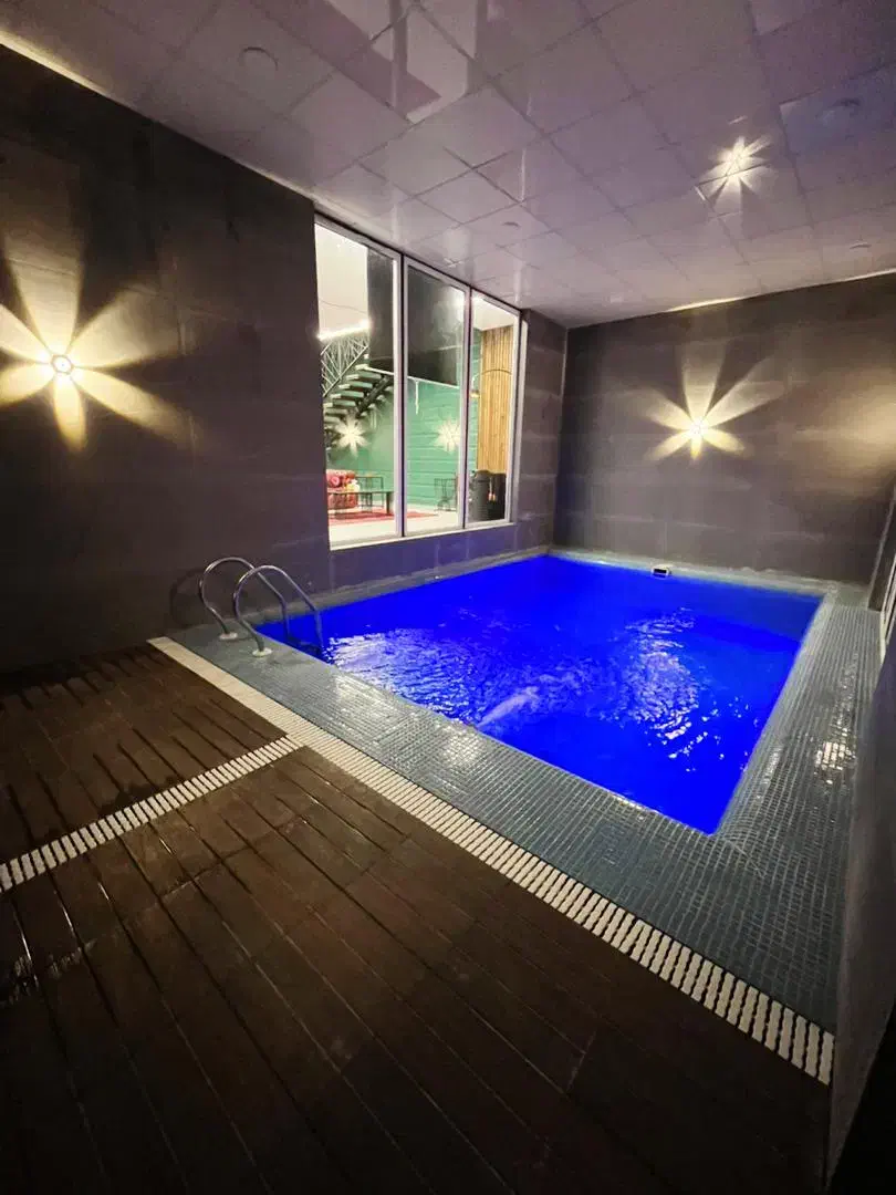 اجاره کوتاه مدت ویلا استخر/جکوزی/سونا/فول|اجارهٔ کوتاه‌مدت ویلا و باغ|تهران, حکیمیه|دیوار