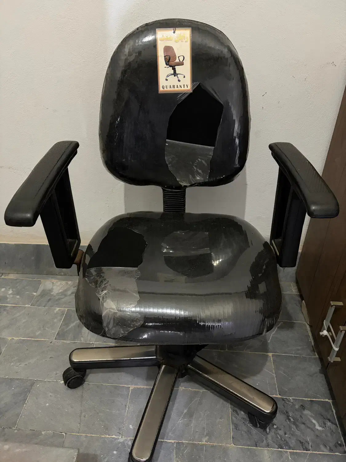 صندلی گردان اداری|صندلی و نیمکت|لنگرود, |دیوار