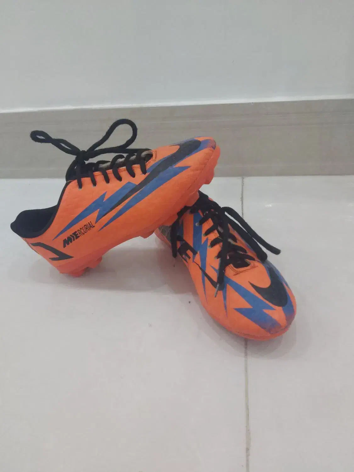 کفش|کیف، کفش، کمربند|فارسان, |دیوار