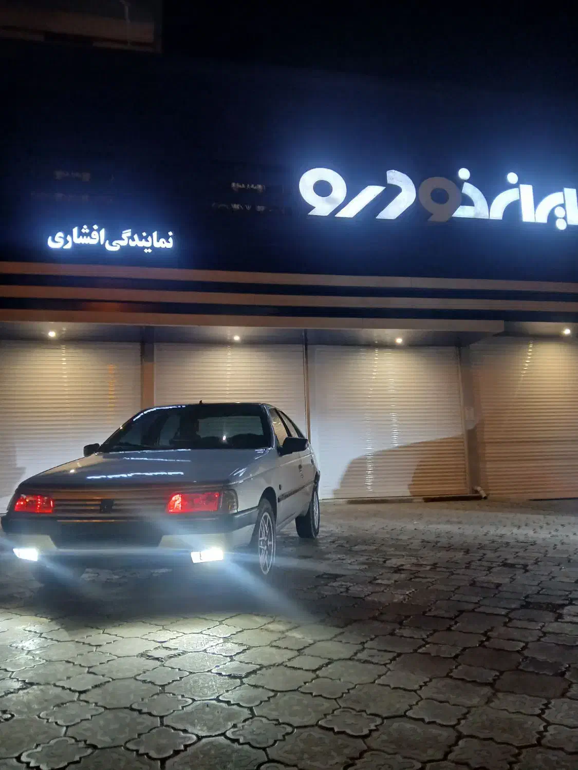 پژو ۴۰۵|خودرو سواری و وانت|شاهین دژ, |دیوار