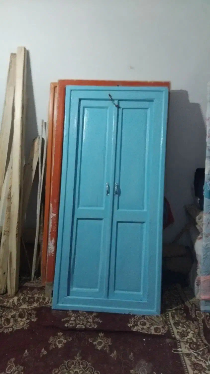 درب چوبی قدیمی|مصالح و تجهیزات ساختمان|تهران, آسمان|دیوار