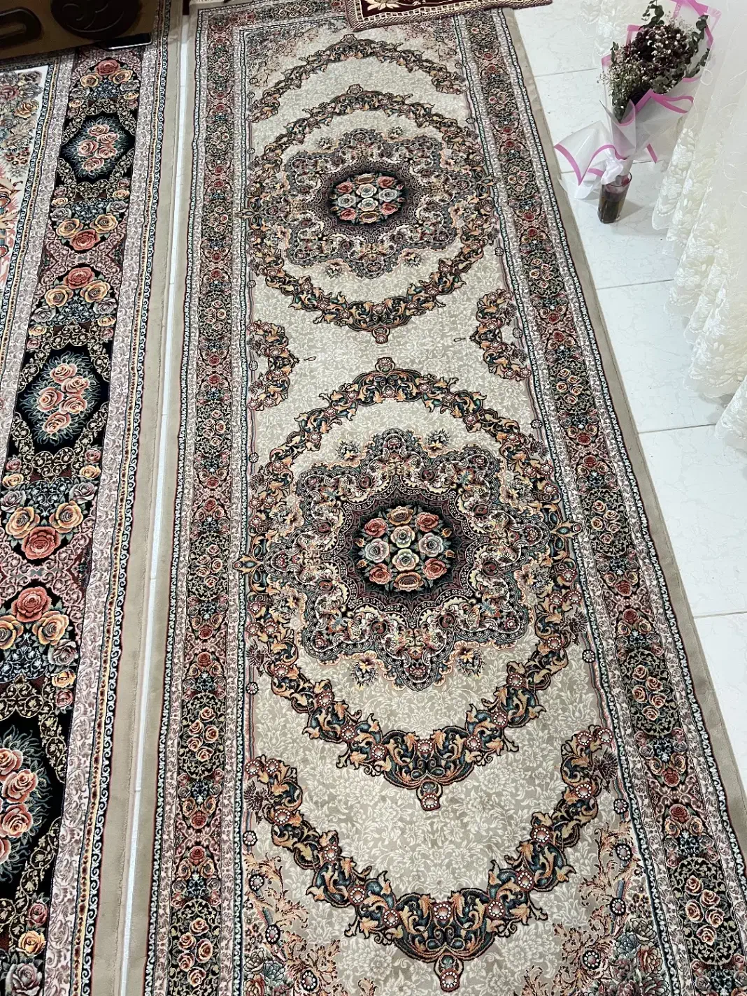 فرش ۹ متری نگارستان کاشان ۱۰۰۰ شانه|فرش|رحیم‌آباد, |دیوار