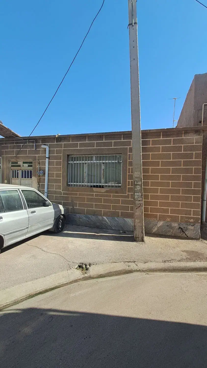 ویلایی فروشی ۳۰۵ متر زمین|فروش خانه و ویلا|زرندیه, |دیوار