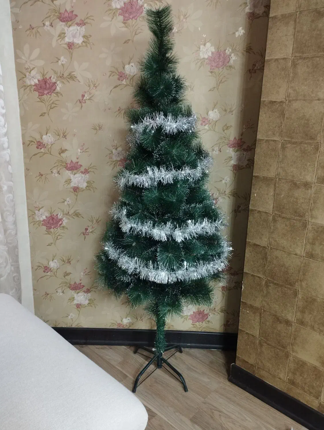 درخت کریسمس|گل مصنوعی|شاهینشهر, دهخدا|دیوار