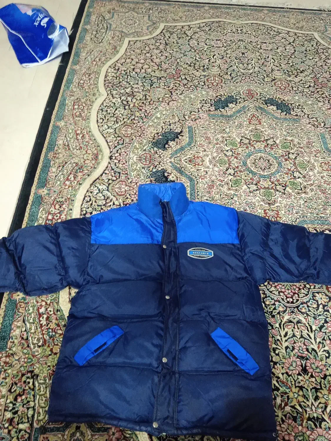 کاپشن|لباس|مشهد, عبادی|دیوار