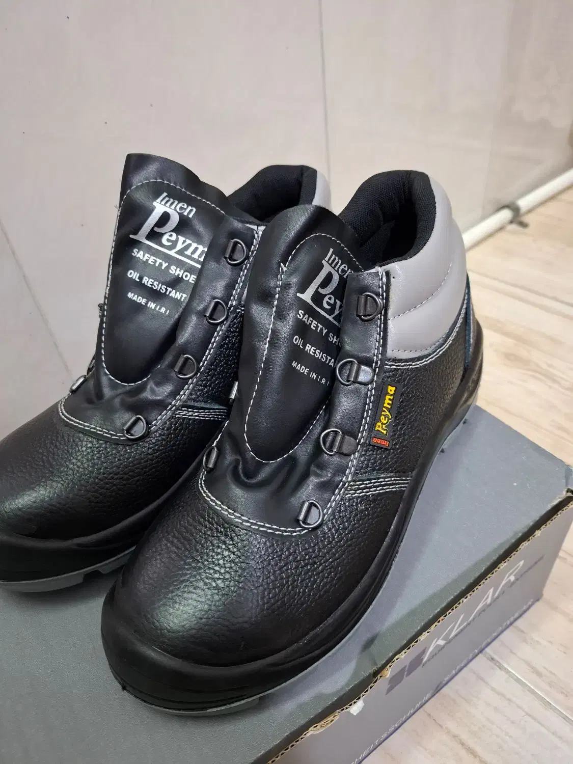 دو جفت کفش کار نو|کیف، کفش، کمربند|بهارستان, |دیوار