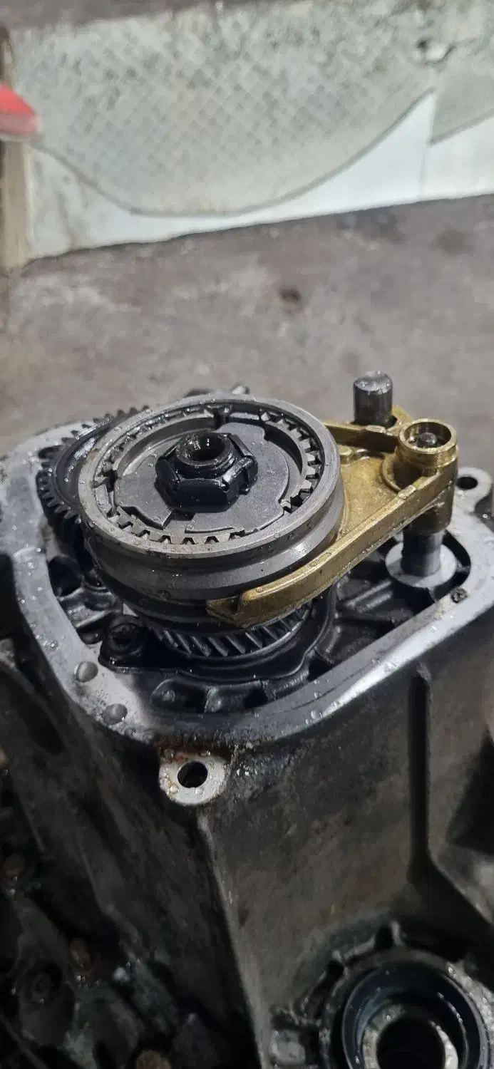 به یک مکانیک نیمه وارد خودروهای ایرانی نیازمندیم|استخدام صنعتی، فنی، مهندسی|کرج, کوی کارمندان جنوبی|دیوار