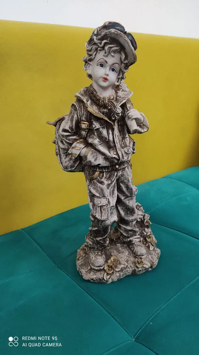 مجسمه پسر|مجسمه، تندیس، ماکت|اردبیل, |دیوار