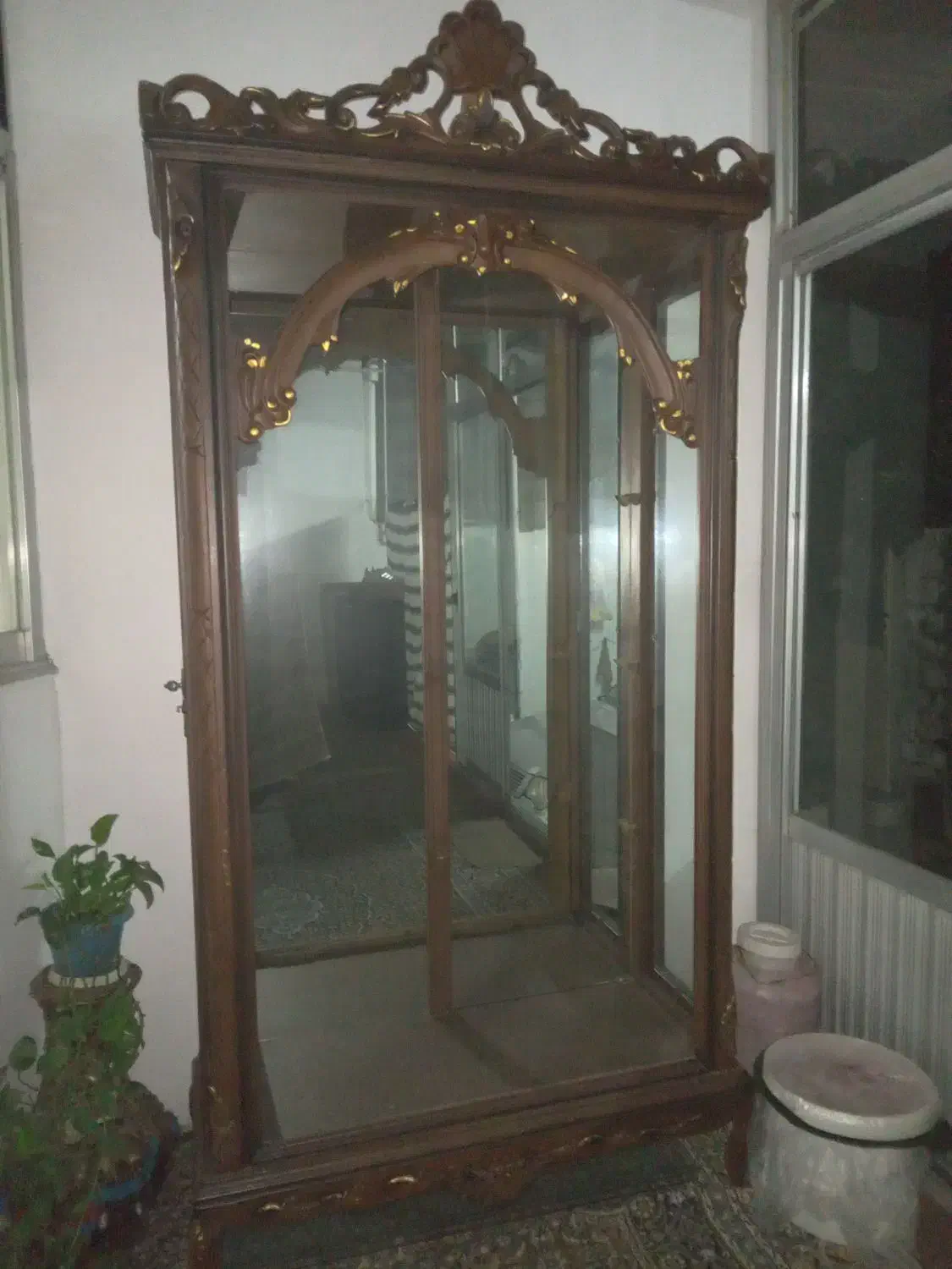 ویترین سالم|بوفه، ویترین، کنسول|بندر انزلی, پرستار|دیوار