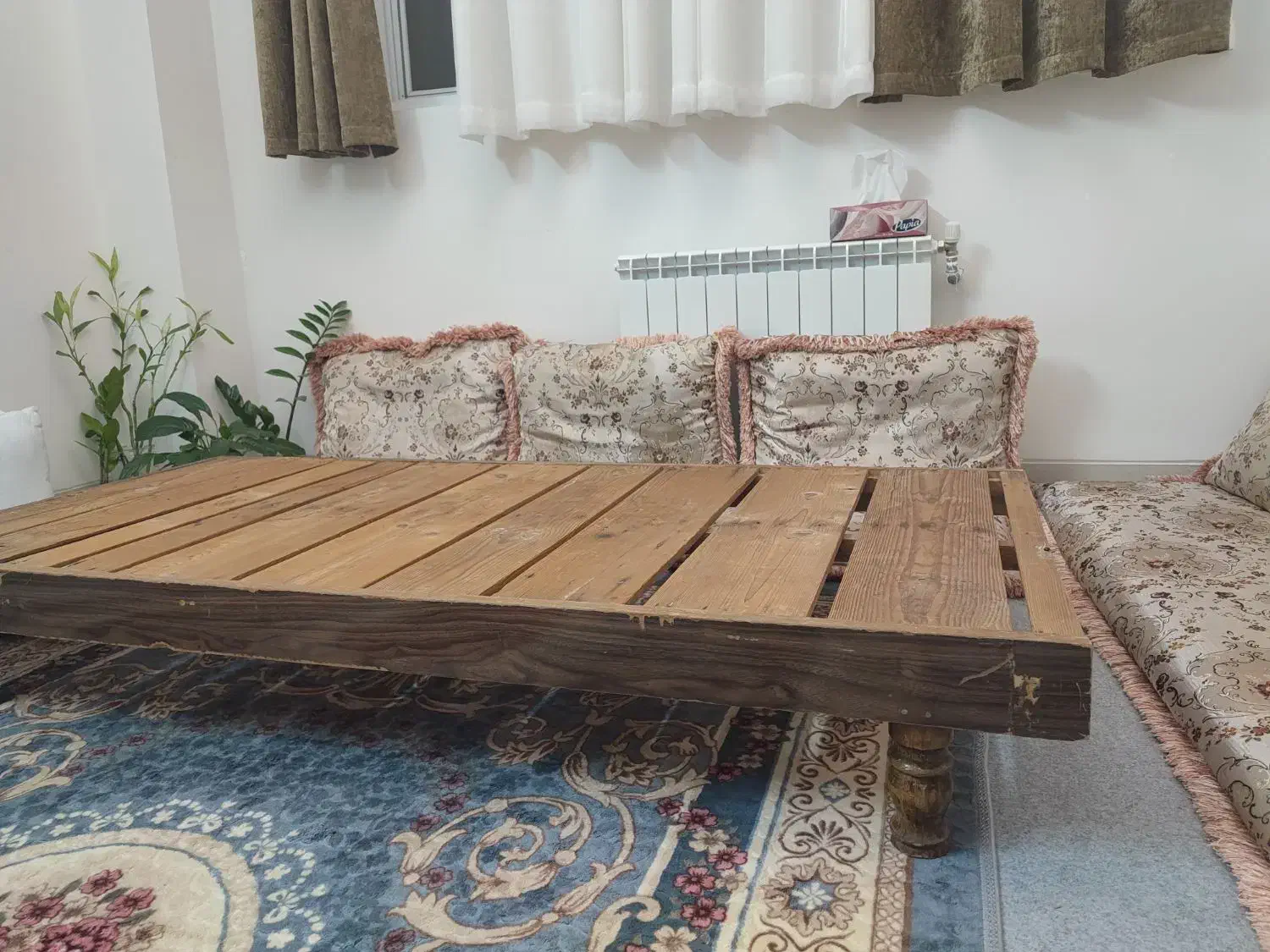 کفی تخت چوبی یک نفره|تخت و سرویس خواب|جهرم, |دیوار