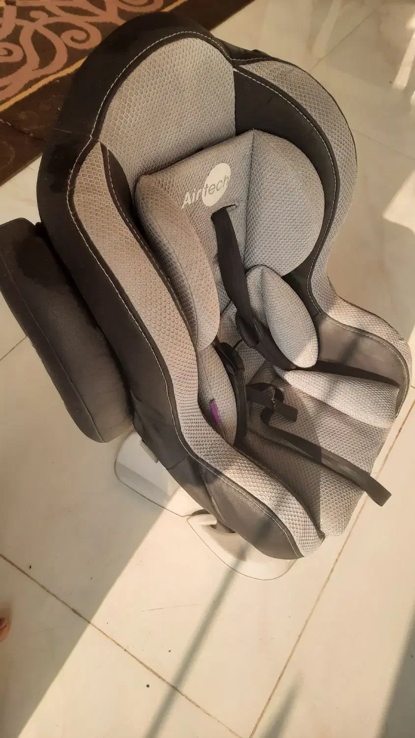 صندلی دلیجان  که دیگه شناخته شده|تخت و صندلی بچه|احمدسرگوراب, |دیوار