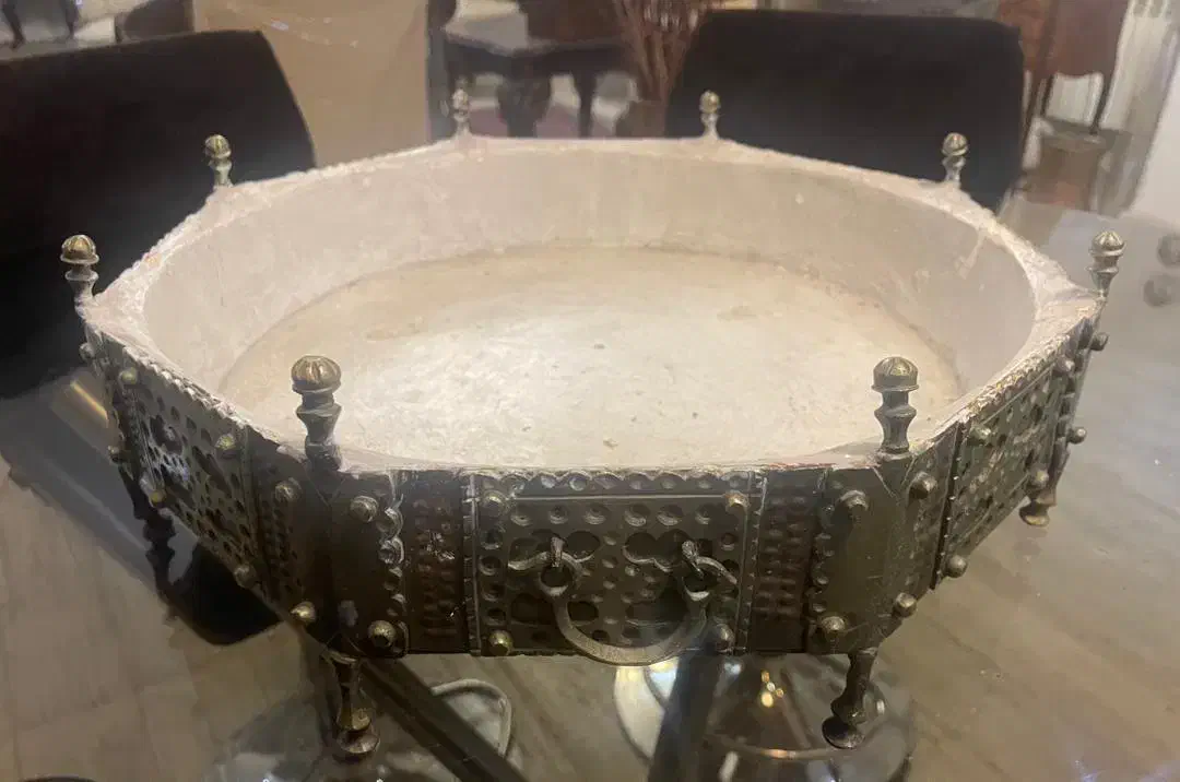 منقل برنجی قاجاری با قطر ۴۴ سانت|کلکسیون اشیاء عتیقه|کرمان, |دیوار