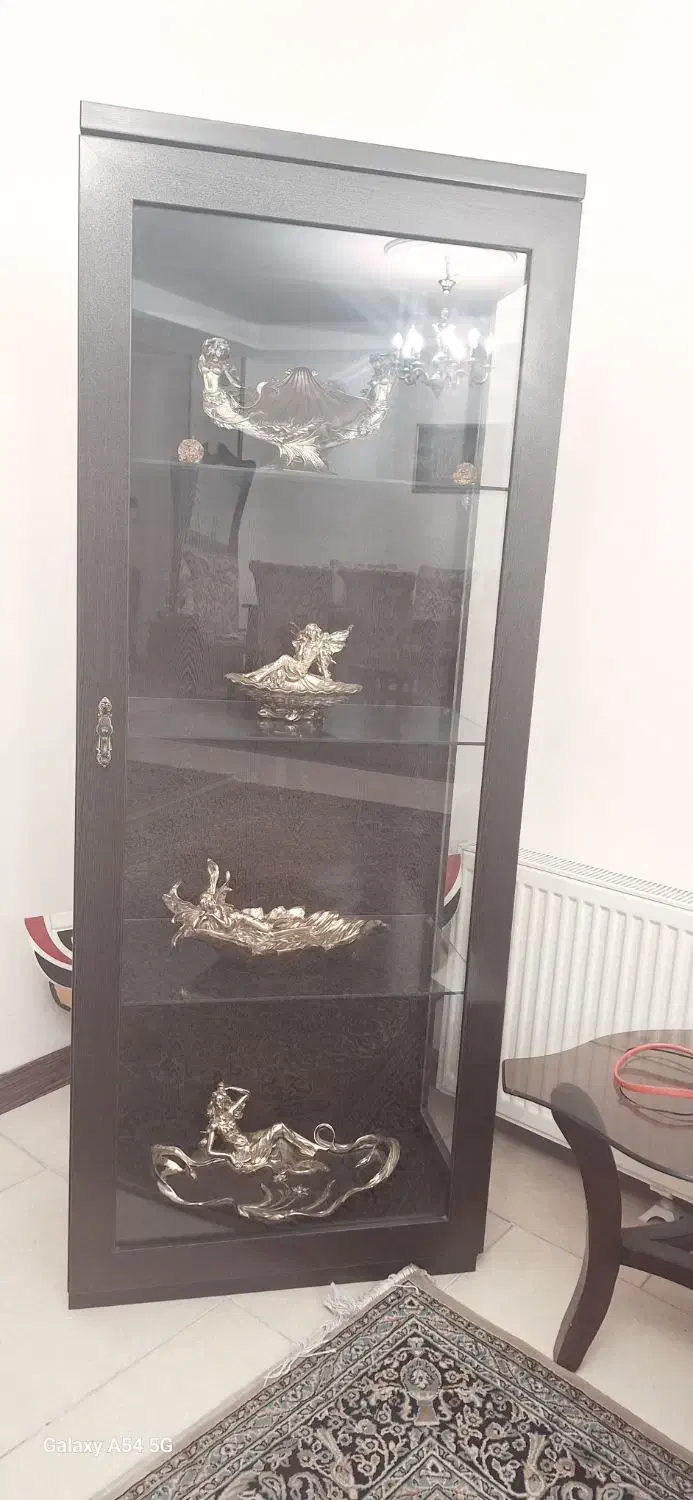 دکوری از قبیل بوفه تابلو وان یکاد و کنار مبلی|بوفه، ویترین، کنسول|پردیس, فاز ۸|دیوار