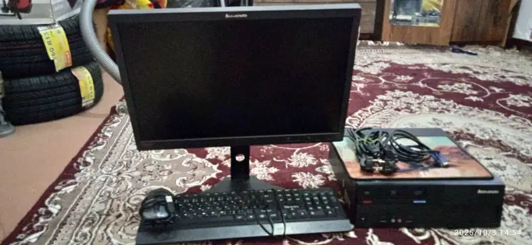 کامپیوتر|رایانه رومیزی|ایوانکی, |دیوار