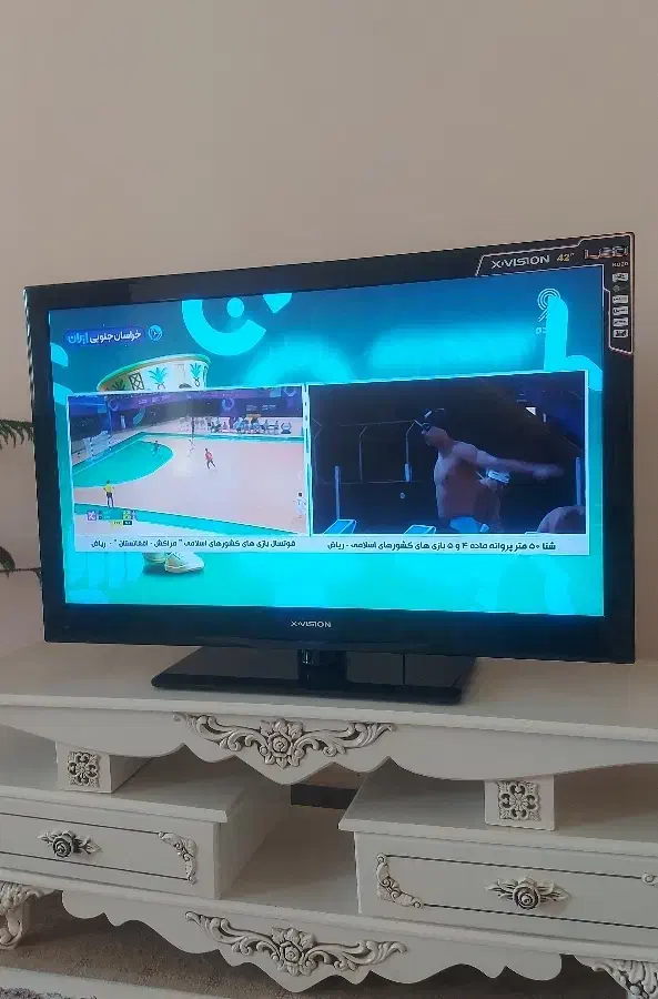 تلویزیون 42 اینچ ایکس ویژن|تلویزیون و پروژکتور|ایلام, |دیوار